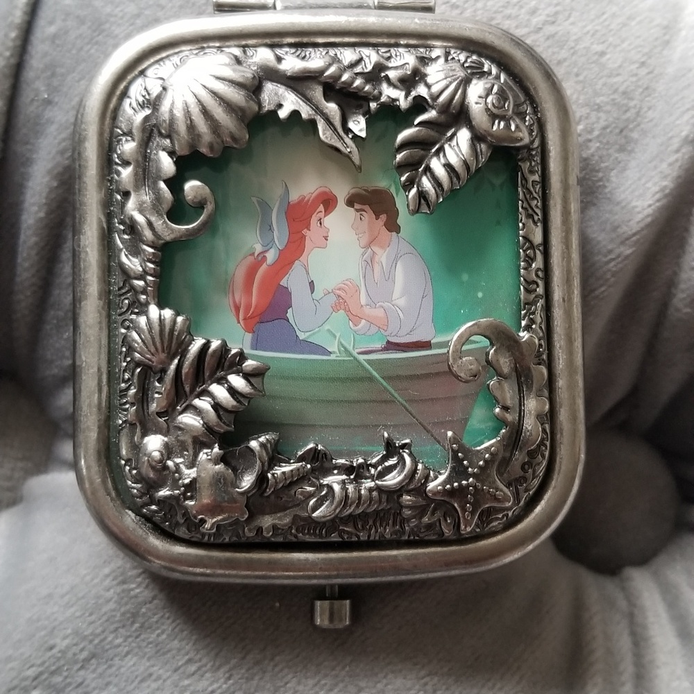 Disney's The little mermaid compact